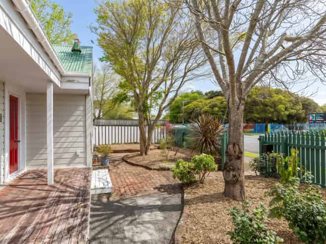 12 Lyon Street, Featherston