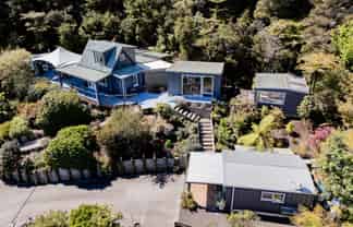 50 Oxford Terrace, Coromandel