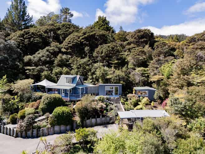 50 Oxford Terrace, Coromandel