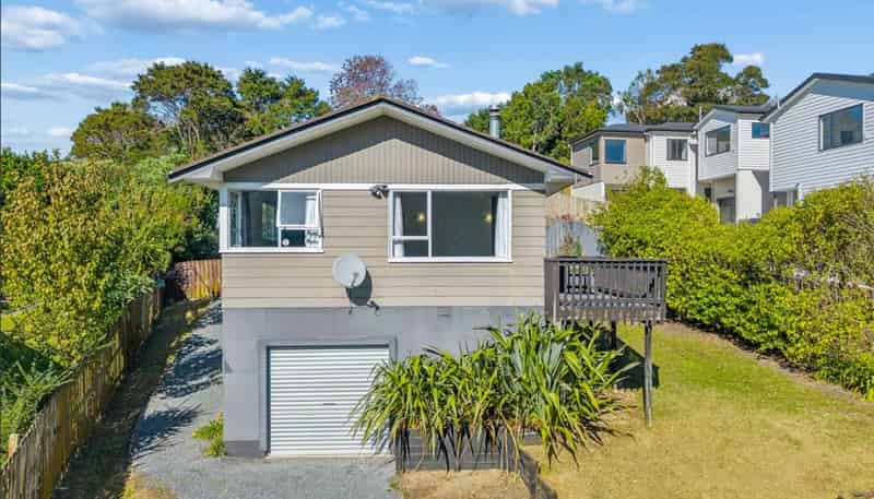 20 Zingaro Place, Massey