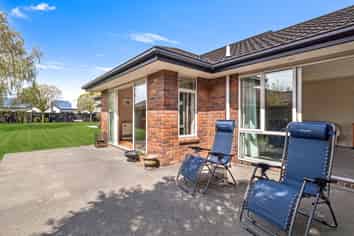 280 Southfield Drive, Lincoln