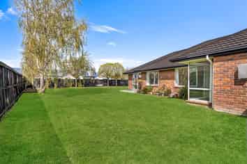 280 Southfield Drive, Lincoln
