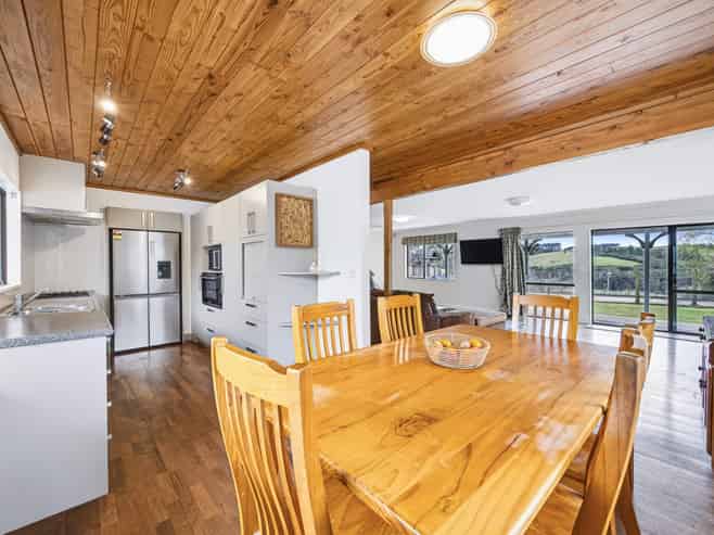 438 Blackbridge Road, Dairy Flat