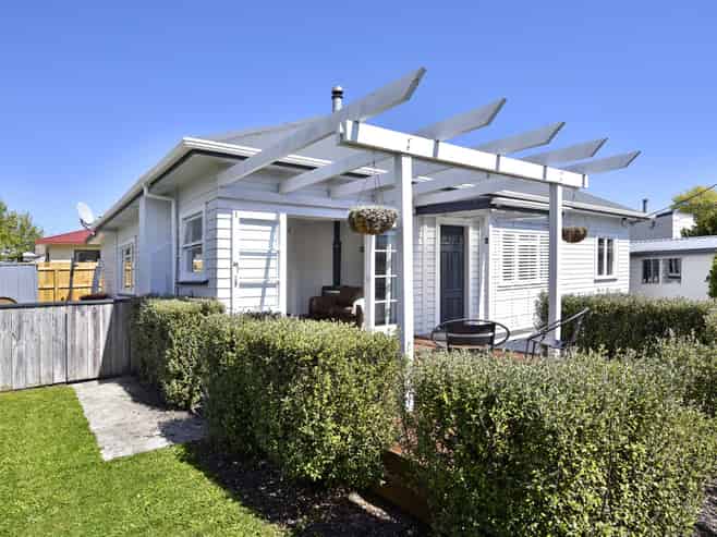 1/16 Newall Avenue, Stoke