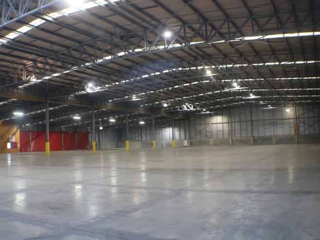 LARGE WAREHOUSE -4,954m2 total area (approx)