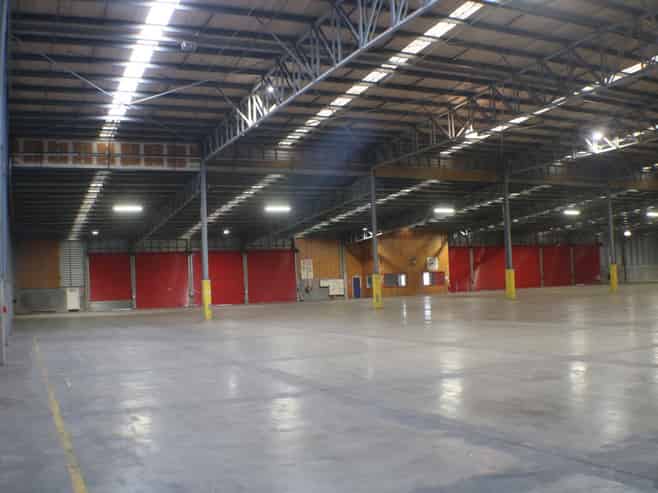 LARGE WAREHOUSE -4,954m2 total area (approx)