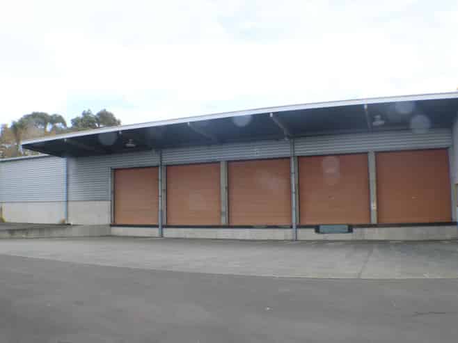 LARGE WAREHOUSE -4,954m2 total area (approx)