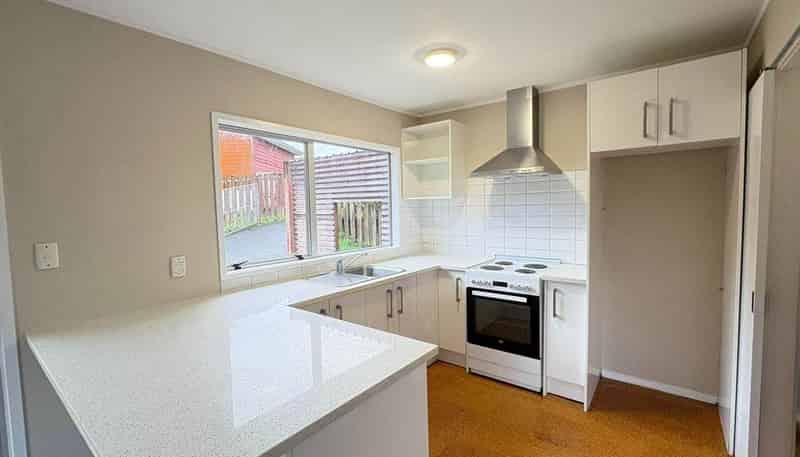 2/18 Moxham Grove, Massey