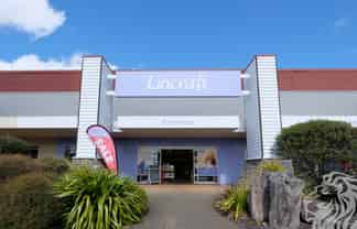 Big Box Retail - 1465sqm