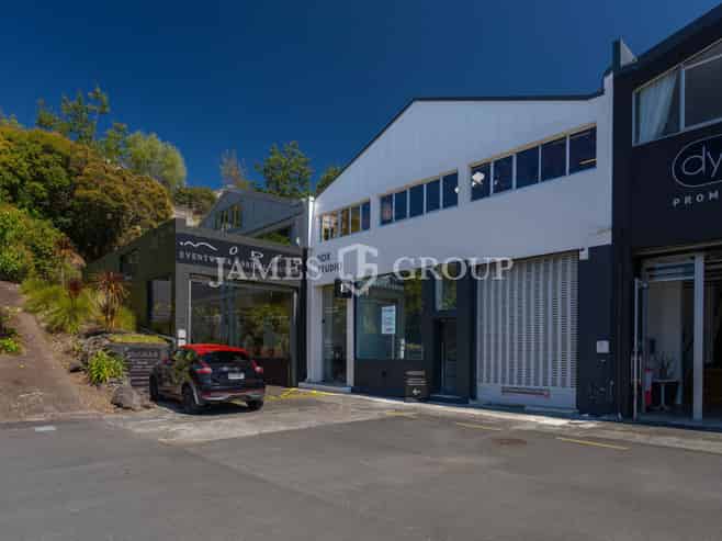 CHARACTER COMMERCIAL SPACE IN NEWMARKET