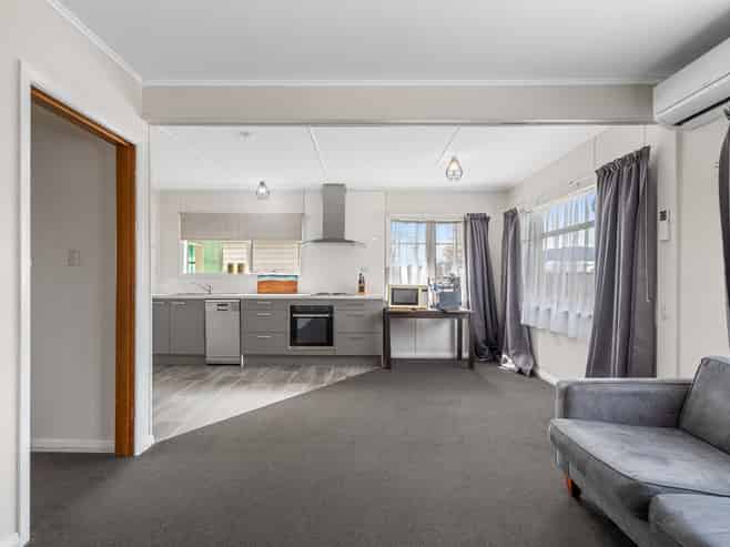 33 Beach Road, Richmond