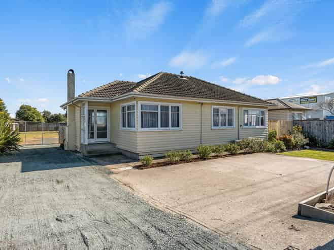 33 Beach Road, Richmond