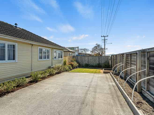 33 Beach Road, Richmond