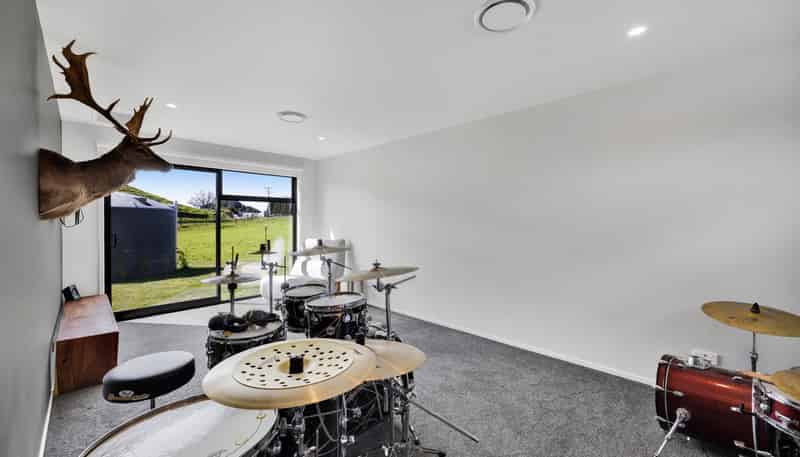 113 Tarata Road, Inglewood