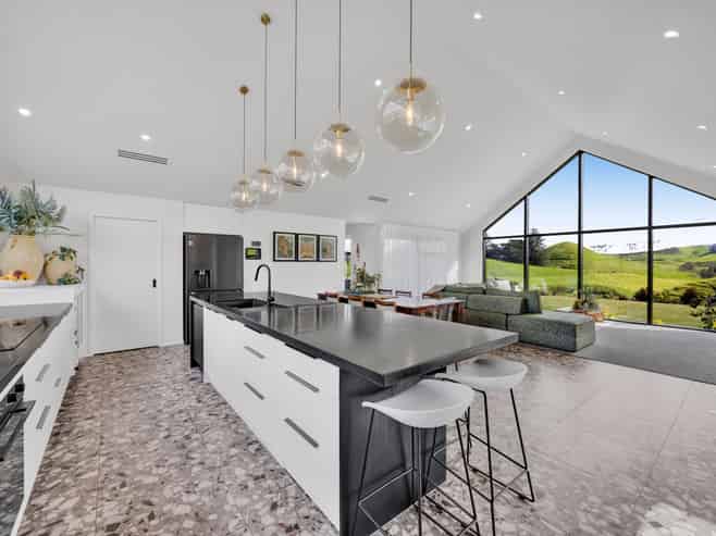 113 Tarata Road, Inglewood
