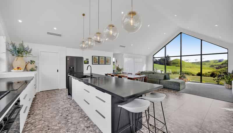 113 Tarata Road, Inglewood