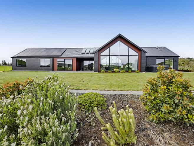 113 Tarata Road, Inglewood