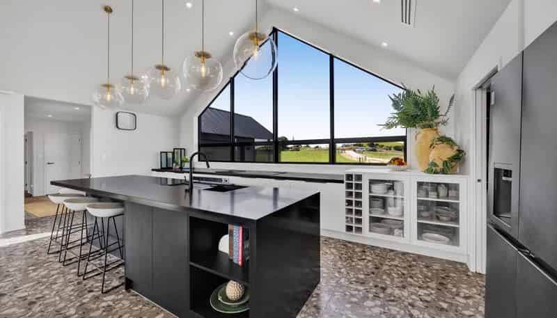 113 Tarata Road, Inglewood