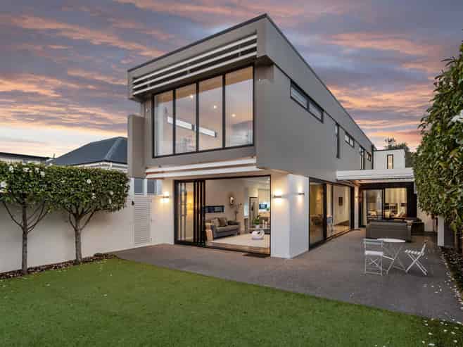 48 Office Road, Merivale