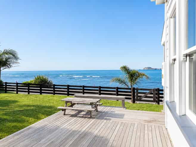 165 Beach Road, Tokomaru Bay