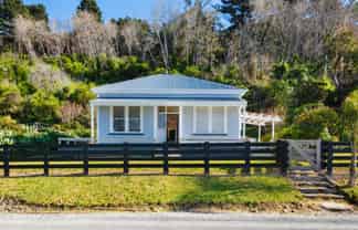 165 Beach Road, Tokomaru Bay