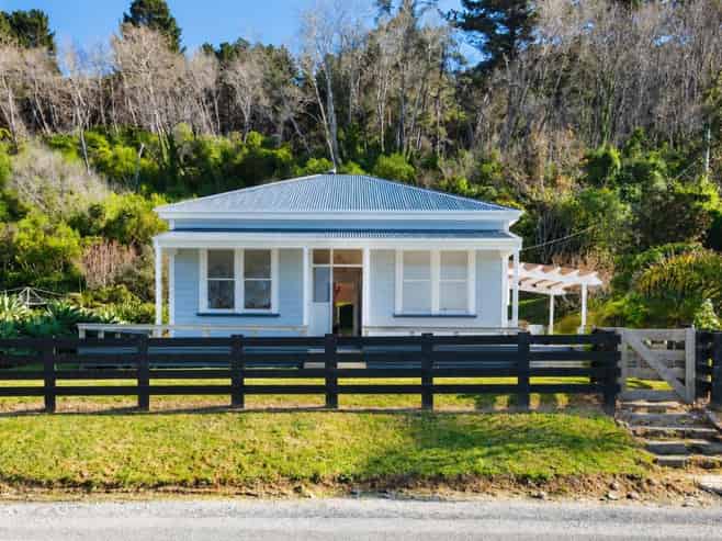 165 Beach Road, Tokomaru Bay