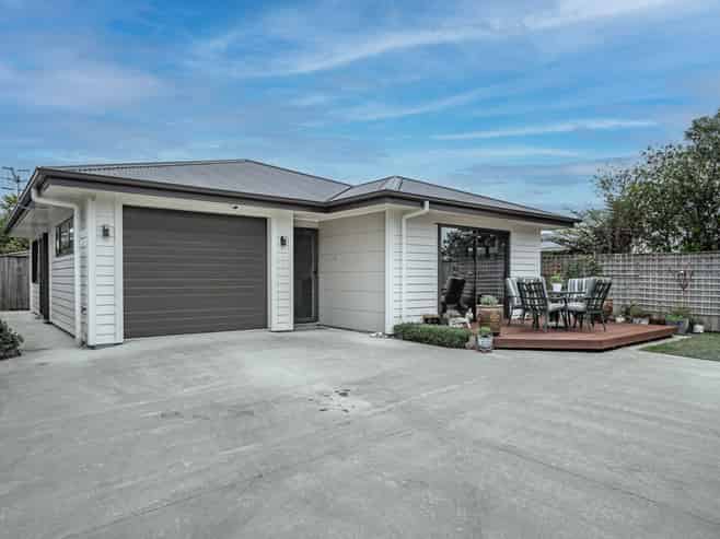 113B Bartholomew Road, Levin