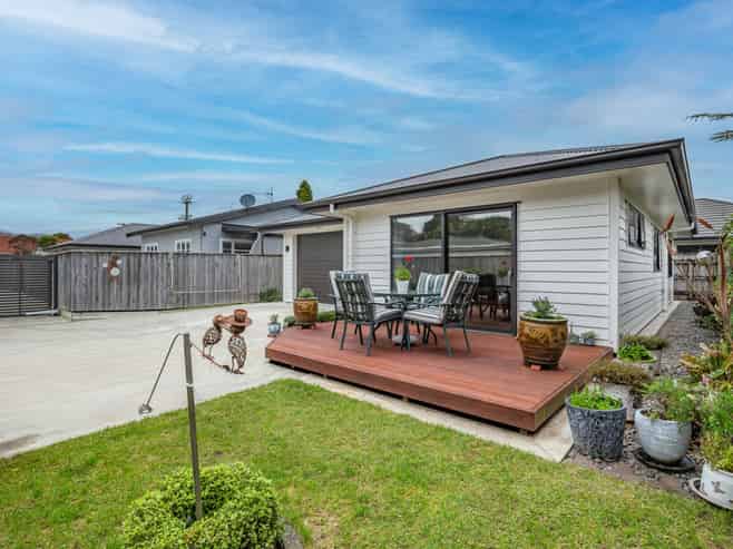 113B Bartholomew Road, Levin
