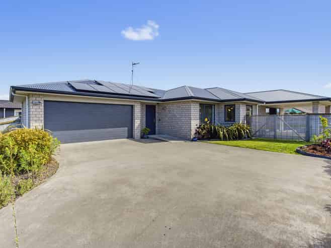 56 Waterstone Avenue, Paraparaumu