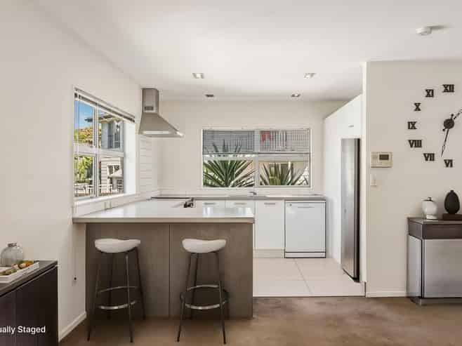 2/49 Lysander Crescent, Beach Haven
