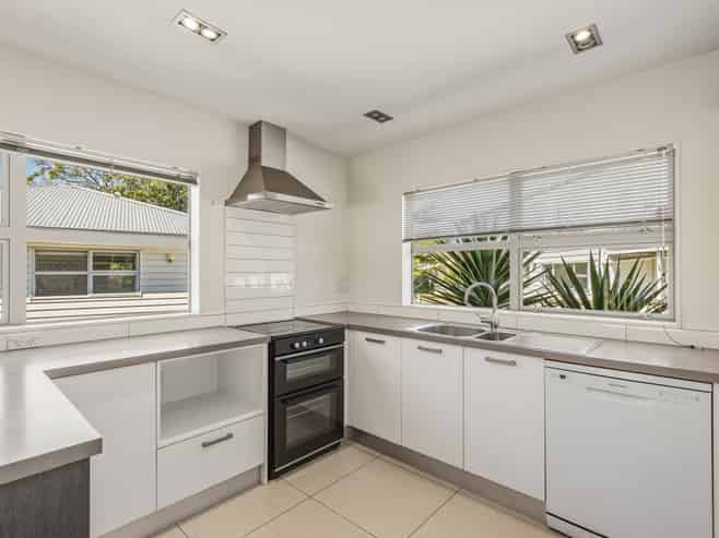 2/49 Lysander Crescent, Beach Haven