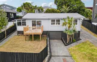 6 Kingsway Avenue, Sandringham