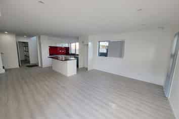 B/157 Riverside Avenue, Point England