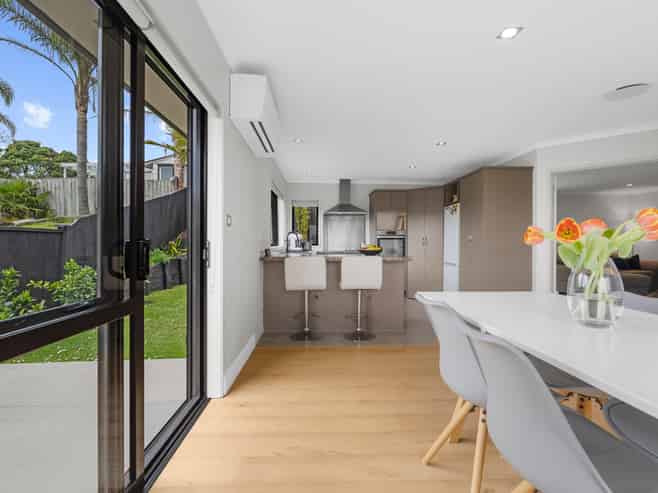 12 Bloomfield Rise, Stanmore Bay