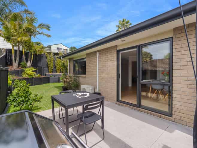 12 Bloomfield Rise, Stanmore Bay