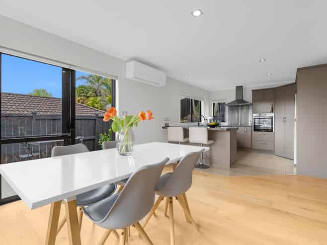 12 Bloomfield Rise, Stanmore Bay