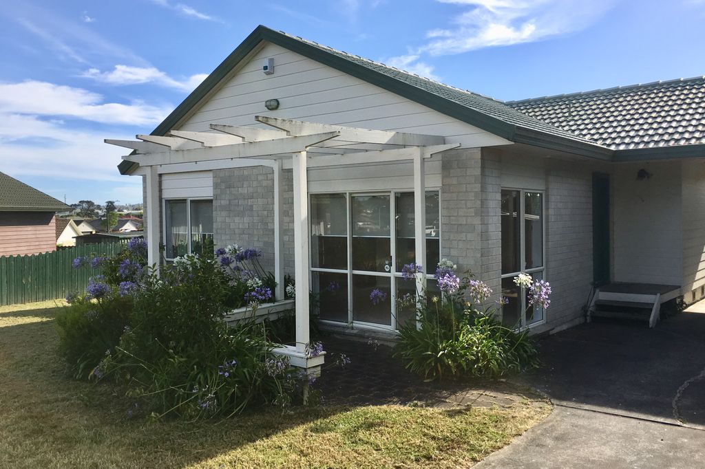 3 BEDROOM PROPERTY WITH HUGE GARDEN 2