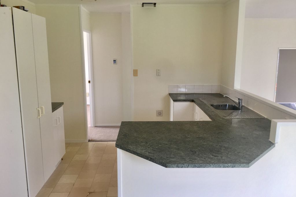 3 BEDROOM PROPERTY WITH HUGE GARDEN 5