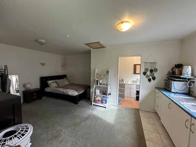 23A Rosalind Street, Deanwell