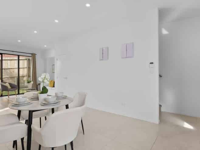 7/233 Great North Road, Henderson