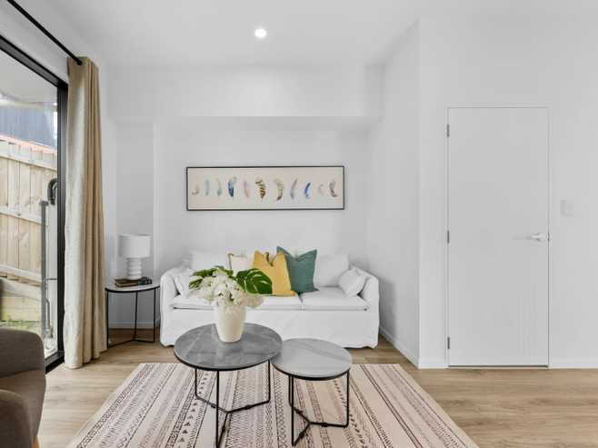 7/233 Great North Road, Henderson