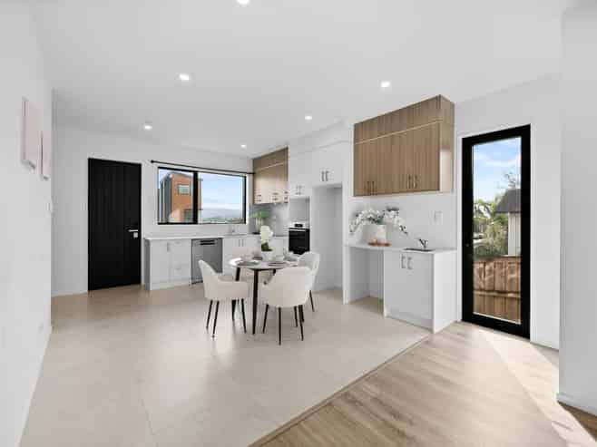 7/233 Great North Road, Henderson