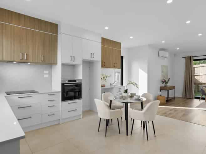 7/233 Great North Road, Henderson