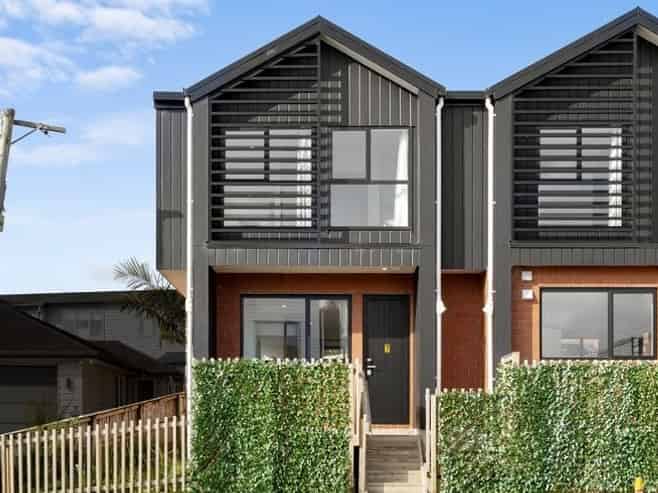 7/233 Great North Road, Henderson
