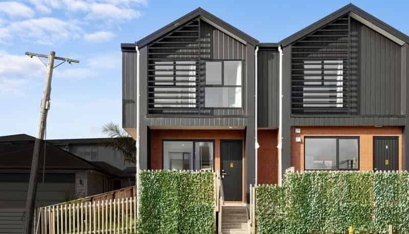 7/233 Great North Road, Henderson