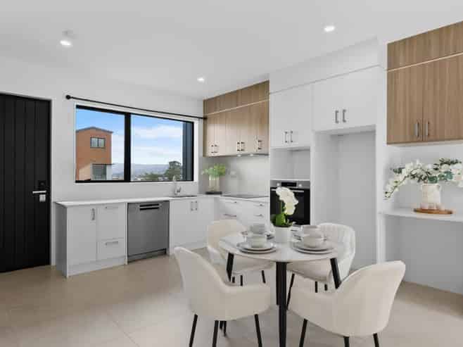 7/233 Great North Road, Henderson