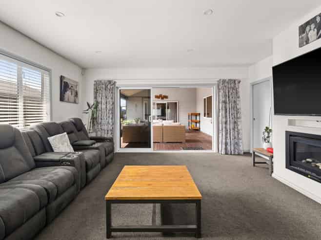 8 Lochhead Street, Mahora