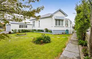 20 Pembroke Road West, Stratford
