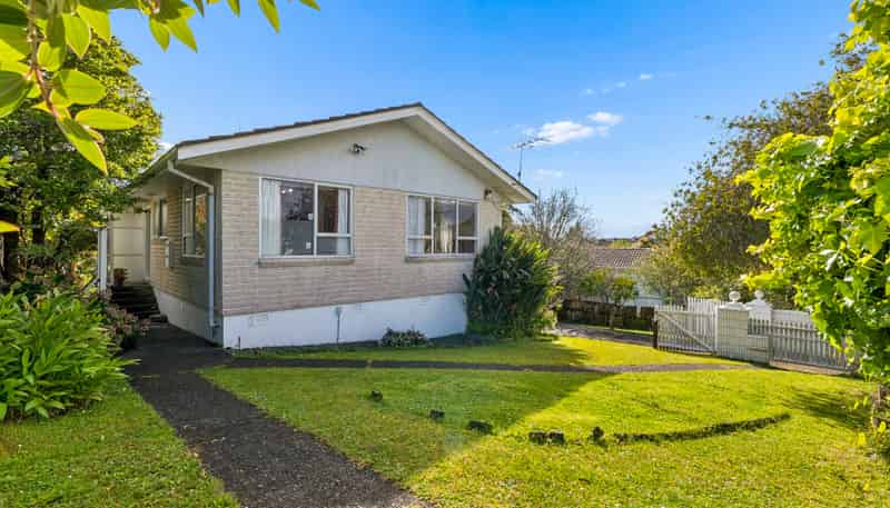 112 Weatherly Road, Torbay
