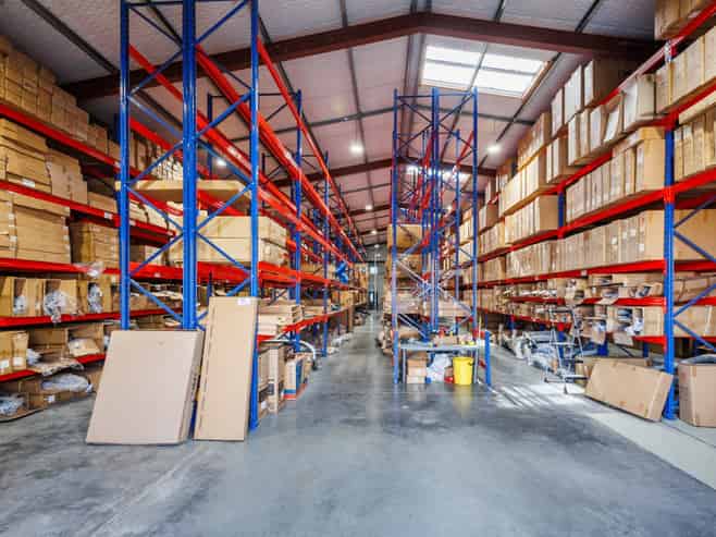 Quality clear-span warehouse with roller doors